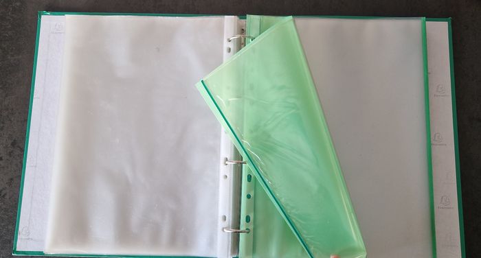 Classeur Exacompta + 50 pochettes transparentes - TB à excellent état - photo numéro 2