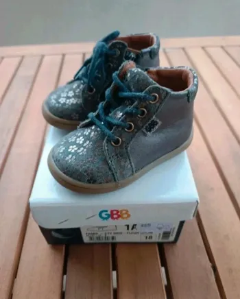 Chaussures bébé GBB pointure 18