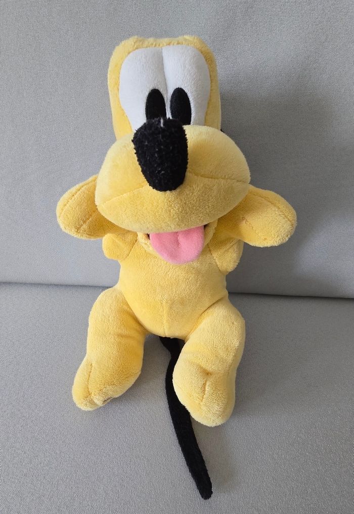 Peluche pluto  bébé disney neuf