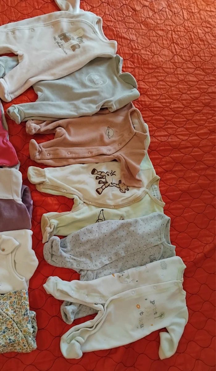 Pyjamas 0/1mois - photo numéro 3