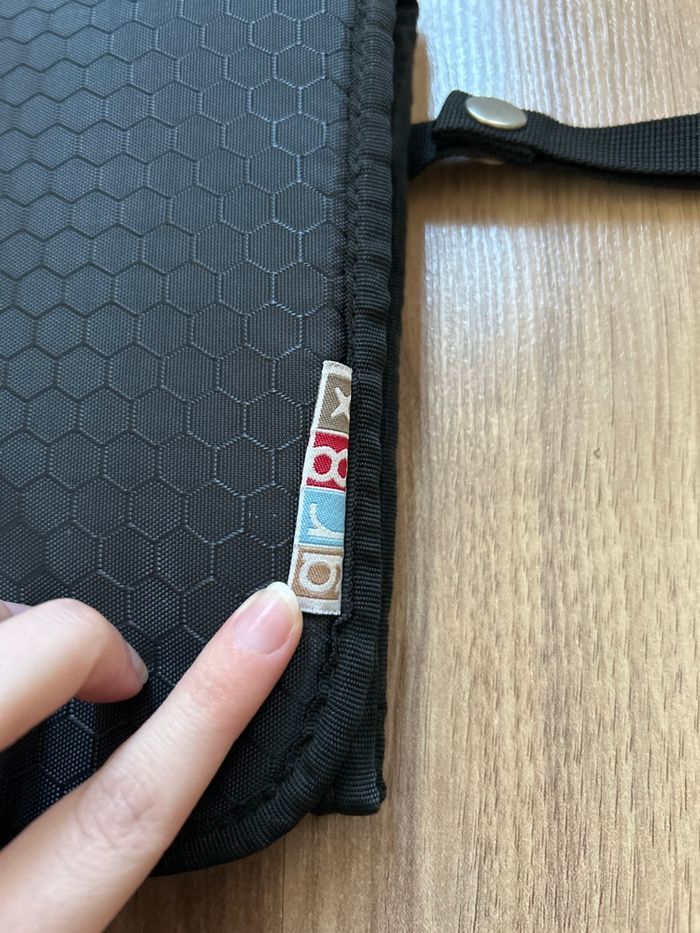 Tapis de change nomade noir / Sac à langer pliable noir Change Wallet - photo numéro 7
