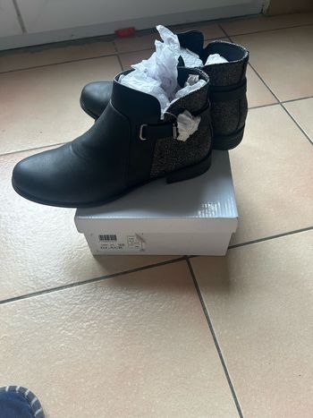 Bottines neuve taille 38 dans sa boîe