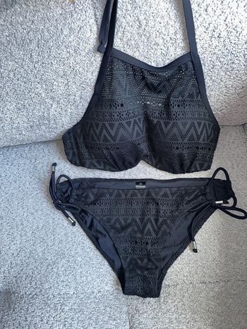 Maillot de bain 2 pièces noir & dentelle Dorina