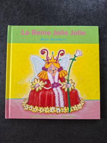 Livre La Reine Jolie Jolie en très bon état