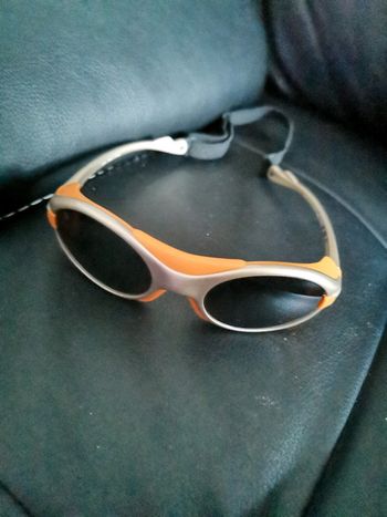 Lunette de soleil avec elastique
