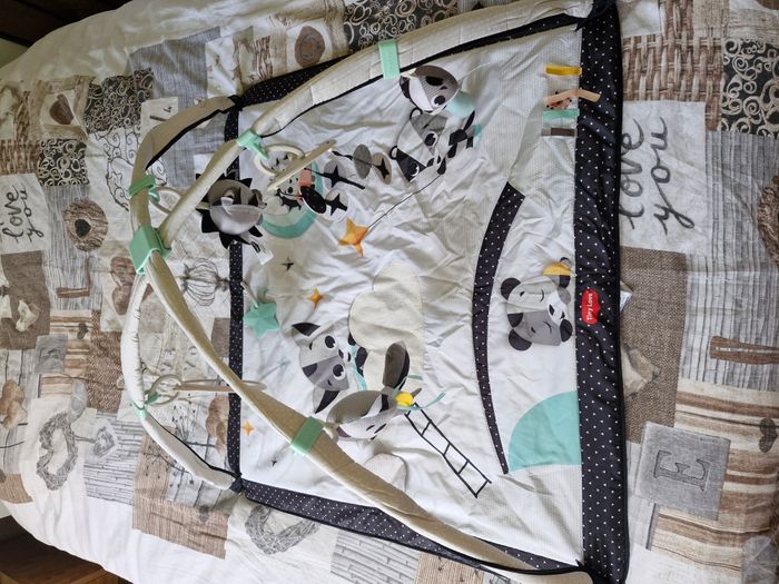 Tapis d'éveil noir et blanc