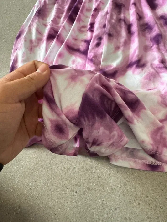 Combi short rose et violet Bcbgeneration, taille XXS, valeur 78$ longueur 75cm - photo numéro 2