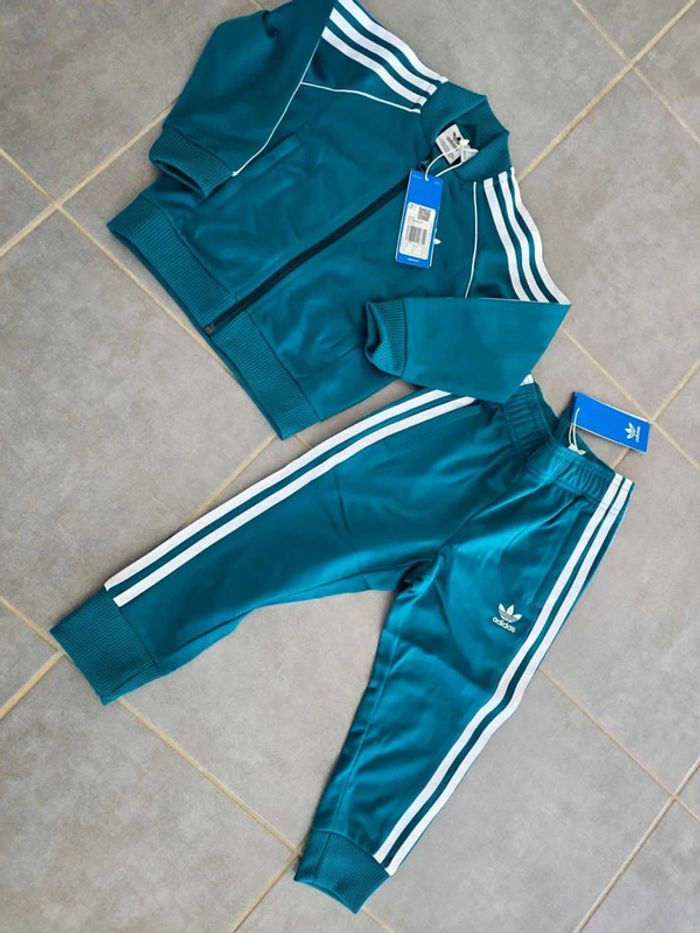 Magnifique Ensemble Adidas vert/turquoise - photo numéro 2