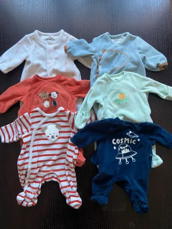 Lot 6 pyjamas