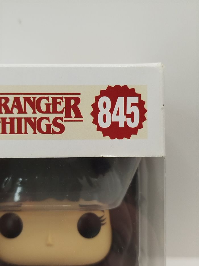 Funko pop - Joyce Byers (Stranger things) - photo numéro 7