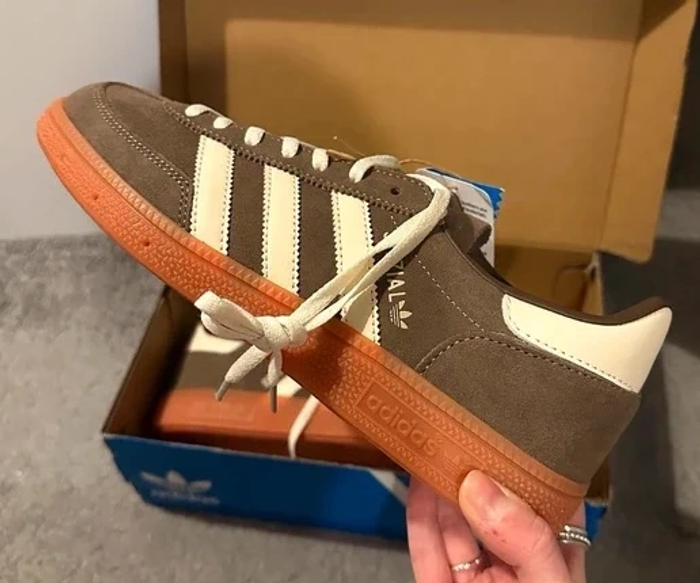 Baskets Adidas spezial  taille 36 - photo numéro 2