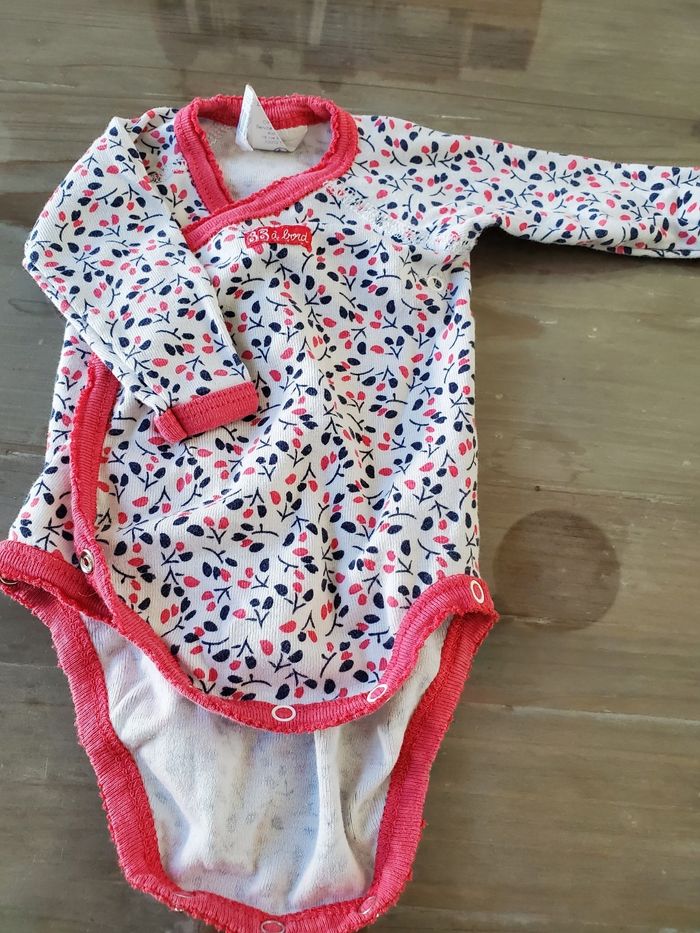 Lot 3 bodies 1 mois - photo numéro 6