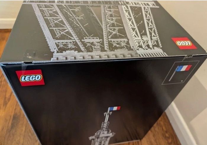 Lego Tour Eiffel 10307 Neuf Jamais déballer