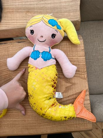 Grande peluche sirène poupée blonde doudou