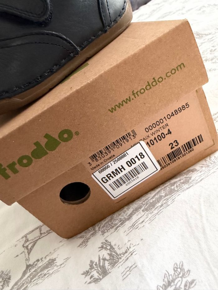 Bottines avec fourrure / taille 23 - photo numéro 2