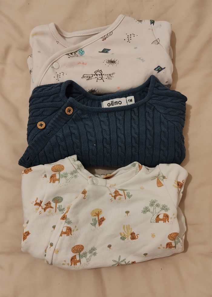 Lot vêtements 1 mois - photo numéro 3