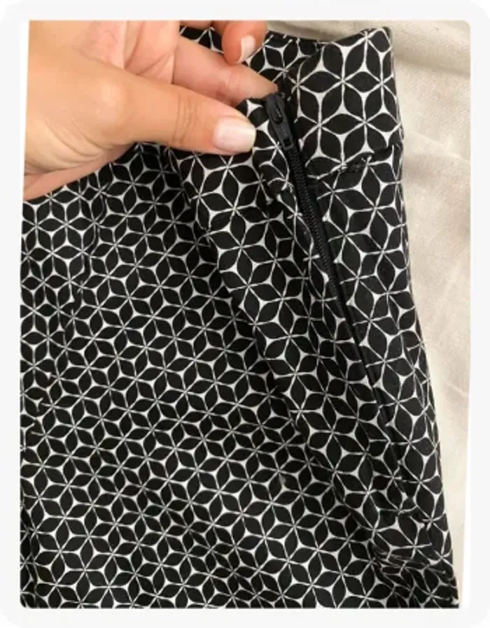 Pantalon imprimé graphique noir et blanc H&M - photo numéro 3
