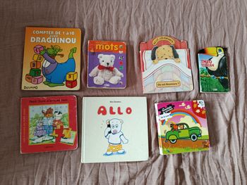 Lot de 7 livres cartonnés bébé