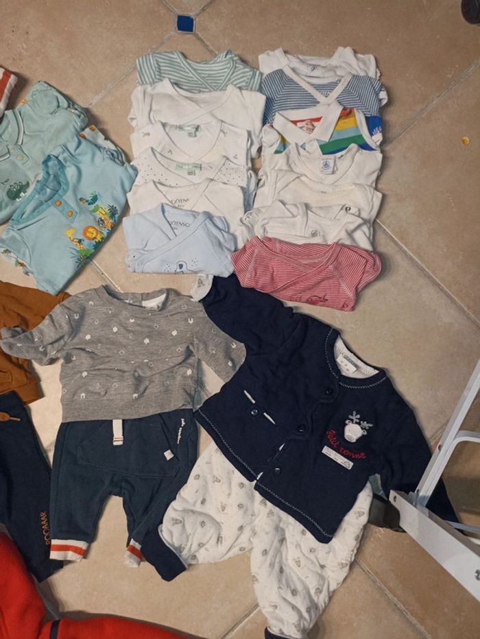 Lot +de 30 pièces garçon 3 mois hiver-printemps - photo numéro 4