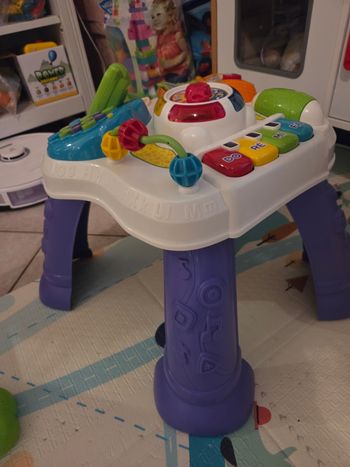 Table d'activité bébé