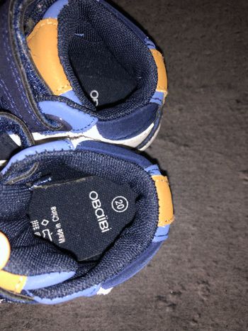 Baskets taille 21