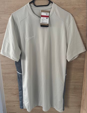 T-shirt training Nike L