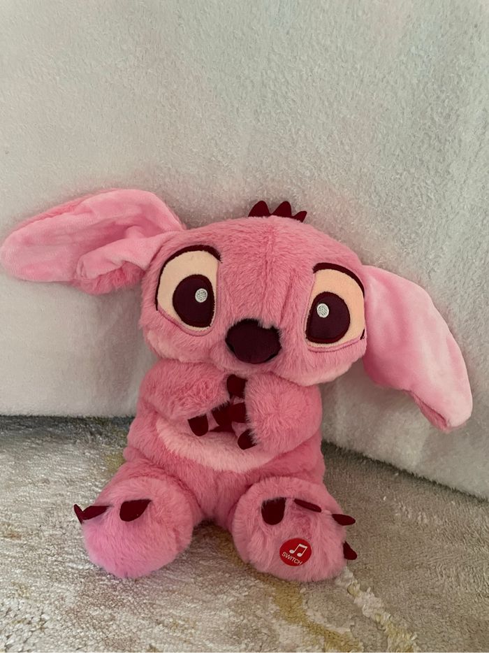 Peluche Disney Angel Stitch Interactive Respirante veuillese de nuit pour bébé qui respire 🩷 - photo numéro 4