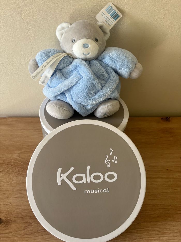 Doudou peluche ours boule plume musical tendres et douces kaloo neuf