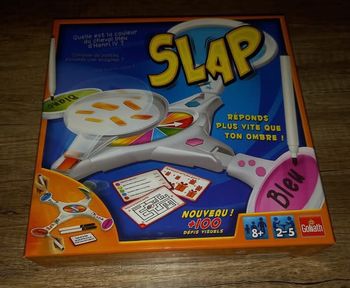 Jeu slap de chez goliath à partir de 8 ans
2 feutres on sèché sinon très bon état