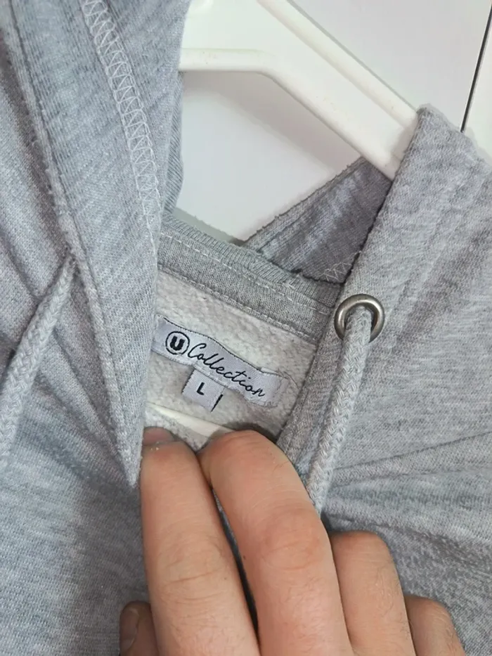 Pull a capuche - photo numéro 2
