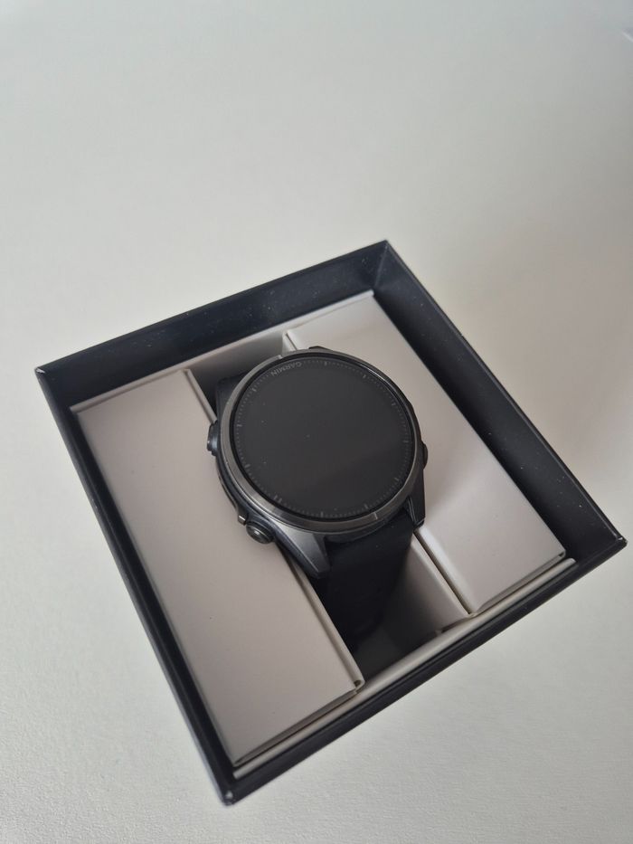Garmin Fenix 8 Amoled Sapphire GPS-Whr 43mm - Top condition - livraison rapide ! - photo numéro 5