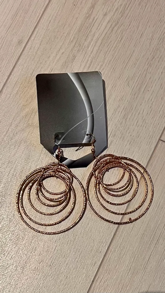 Boucles d’oreille anneaux dorées - photo numéro 2