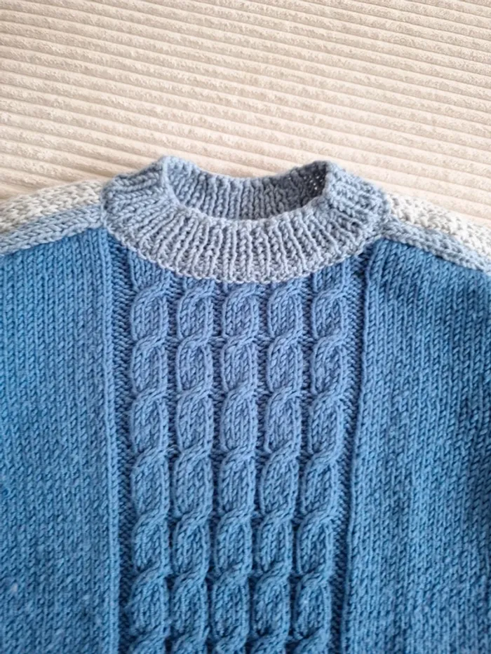 Pull en laine fait main - photo numéro 3