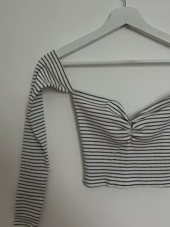 Pull épaules dénudées