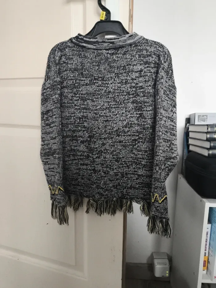 Poncho avec manches longues/pull 4 ans - photo numéro 4
