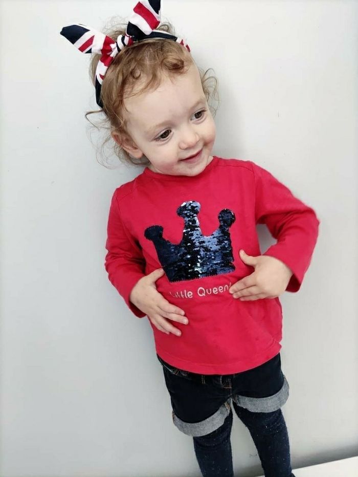 23.mois 2 ans ensemble teeshirt sequin et short uniquement