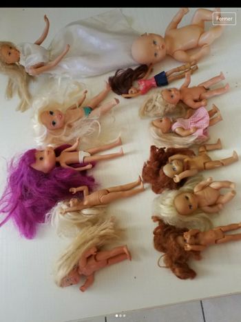 Lot de poupées