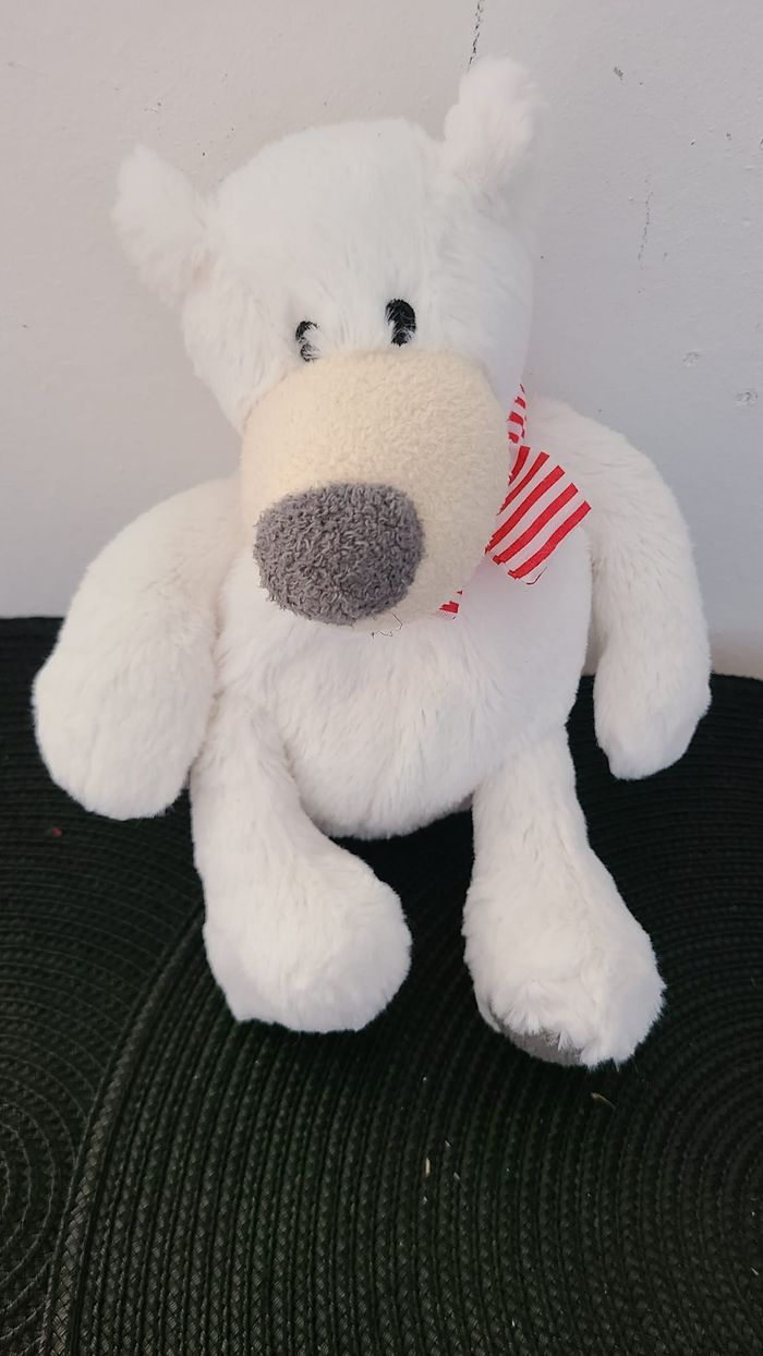 doudou ours polaire echarpe rouge rayee PRIMALIS