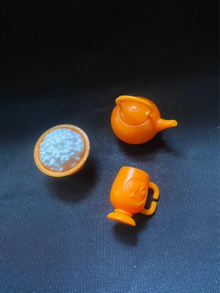 Vintage vaisselle Barbie - photo numéro 2