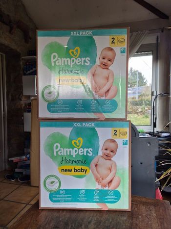 Couches taille 2 Harmonie Pampers : 222 couches (2*111)