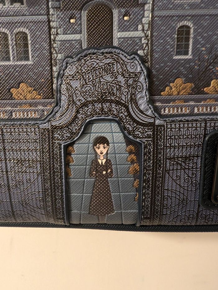 Loungefly : Mercredi Nevermore academy - photo numéro 3