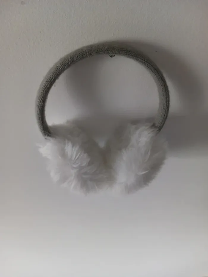 Cache-oreille gris et blanc - photo numéro 4