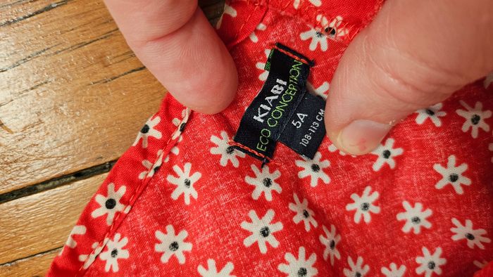 Robe Kiabi Rouge Fleurie 5 ans - photo numéro 2