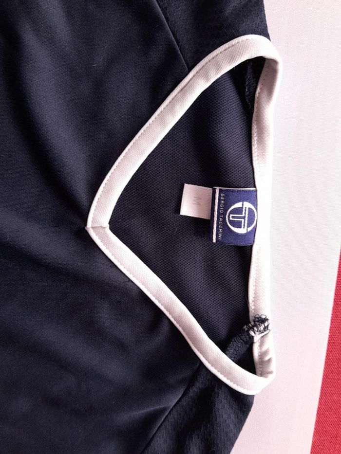 Tee shirt col V Sergio tacchini très beau logo - photo numéro 8