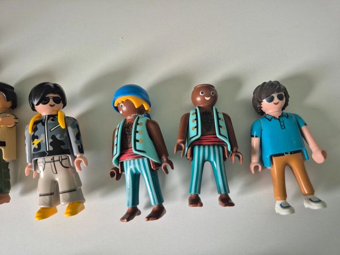 Lot de 15 playmobil + accessoires - photo numéro 3