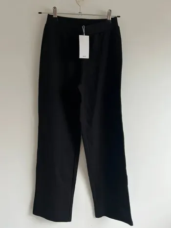 Pantalon noir Mango