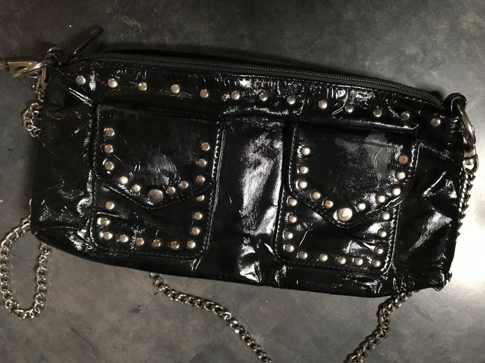 Mini sac pochette Vinyl similicuir en bandoulière chaîne - photo numéro 6