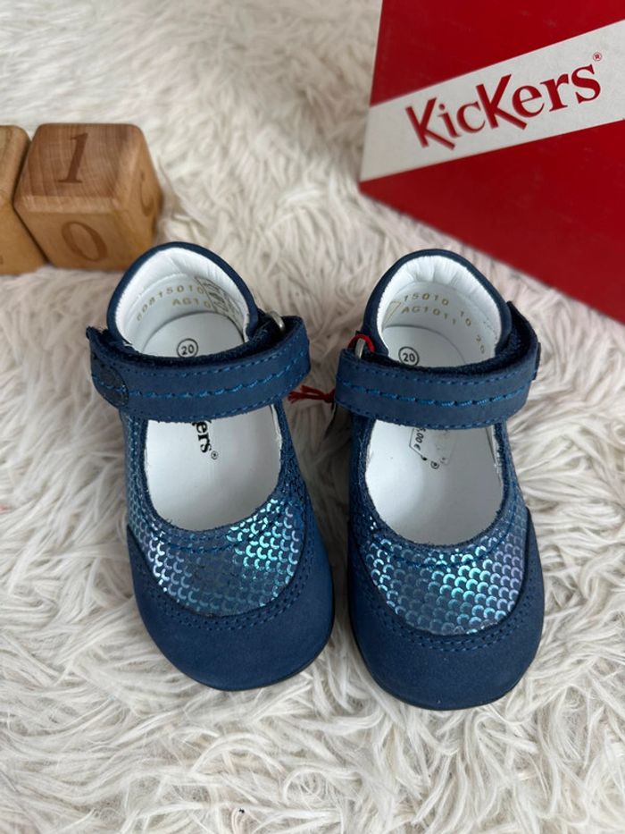 Paire de babies Kickers taille 20 - photo numéro 3