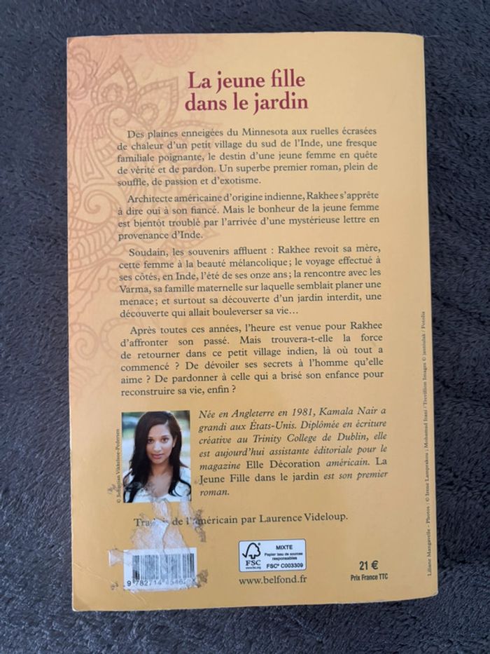 đ La jeune fille dans le jardin â Kamala Nair - photo numĂ©ro 2