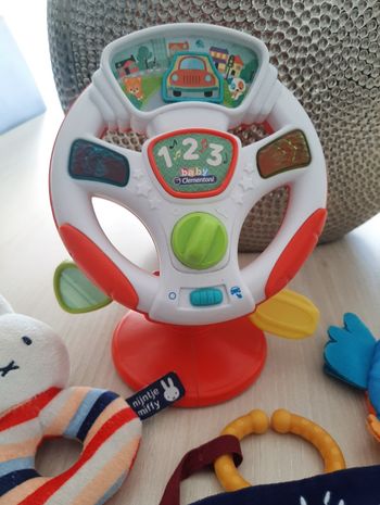 Le volant de bébé Clementoni 